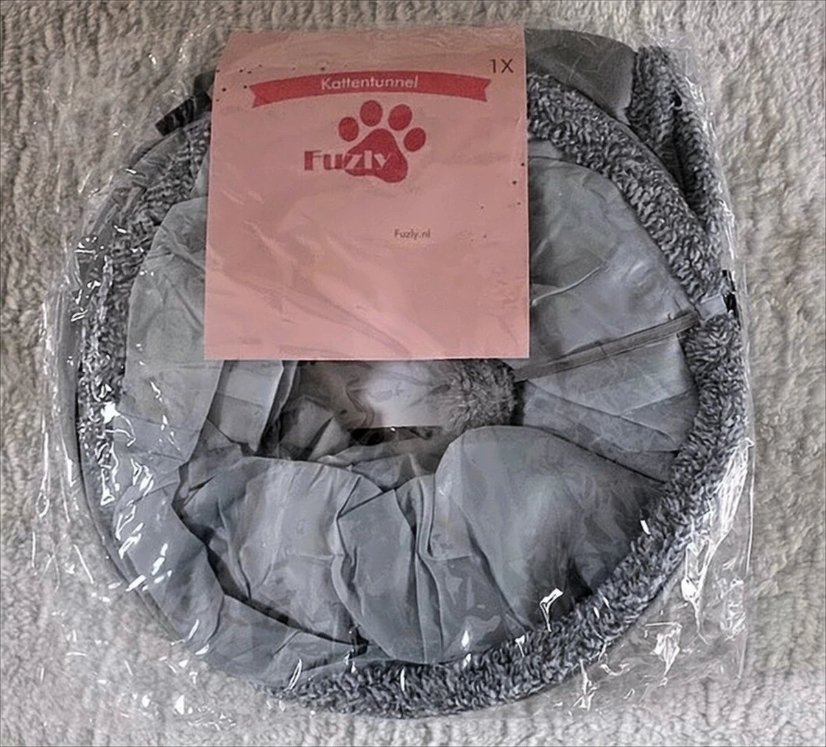 Fuzly Kattentunnel - Speeltunnel - Antraciet - Extra Stevig - Suede - 130cm X 30cm - Large 4 Fuzly Kattentunnel - Speeltunnel - Antraciet - Extra Stevig - Suede - 130cm X 30cm - Large - Afbeelding 4