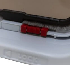 Cat Mate Kattenluik 234 Met Tweewegsluiting - Wit - 19,2 X 20cm -Kattenbenodigdheden Winkel 1200x1107 3