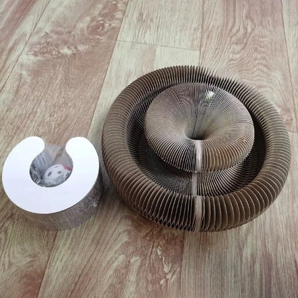 Magic Organ Cat Scratching Board Speelgoed |Magic Krab Karton Krabmat Voor Katten Design Krabkarton Voor Katten 2in 1 Met Speelgoed Balletje- Kattenspeeltjes - Alternatief Voor De Katten Krabpaal - Kattenspeelgoed -TikTok - TikTok Made Me Buy It 7 Magic Organ Cat Scratching Board Speelgoed |Magic Krab Karton Krabmat Voor Katten Design Krabkarton Voor Katten 2in 1 Met Speelgoed Balletje- Kattenspeeltjes - Alternatief Voor De Katten Krabpaal - Kattenspeelgoed -TikTok - TikTok Made Me Buy It - Afbeelding 7