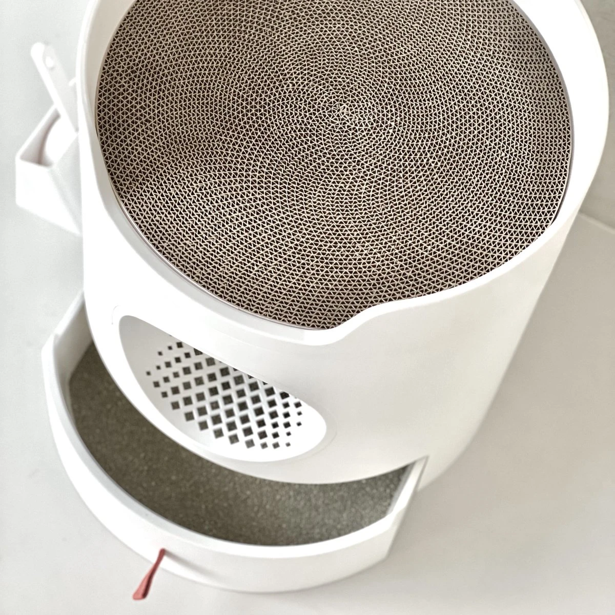 A Sunny Day Kattenbak Met Lade, Bedje En Krabplank - Inclusief Schepje - Design Kattenbak - Wit - Dichte Kattenbak - Kattenbak Gesloten 15 A Sunny Day Kattenbak Met Lade, Bedje En Krabplank - Inclusief Schepje - Design Kattenbak - Wit - Dichte Kattenbak - Kattenbak Gesloten - Afbeelding 15