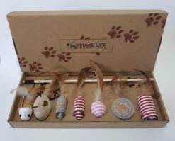 Make Life Beautiful® - Kattenspeeltjes Set - 7-delig - Kattenspeelgoed - Kattenhengel - Speelmuisjes - Kattenspeelgoed Set 18 Make Life Beautiful® - Kattenspeeltjes Set - 7-delig - Kattenspeelgoed - Kattenhengel - Speelmuisjes - Kattenspeelgoed Set -Kattenbenodigdheden Winkel 1200x968