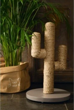 Designed By Lotte Houten Cactus - Krabpaal - Taupe - 35 X 35 X 60 Cm -Kattenbenodigdheden Winkel 812x1200
