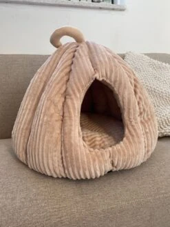 By Tiekeman Kattenmand Pompoen - Beige - Luxe Kattenmand - Kattenkussen - Anti Slip - 40x40x38 Cm -Kattenbenodigdheden Winkel 900x1200 27